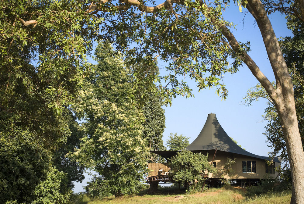 Отель Banjaar Tola, Kanha National Park Mukki Экстерьер фото